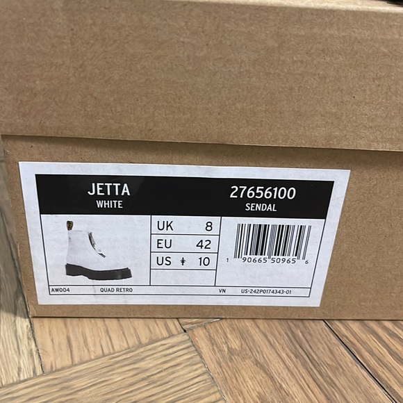 Dr Martens new in box white zipper platform womans 10 wedding boot! - Picture 3 of 7